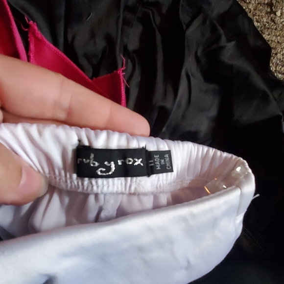 Dress - Picture 3 of 3